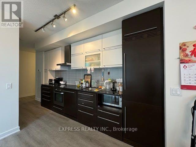 912 BR 2-770 Bay Street, Toronto, ON, M5G 0A6 - 3