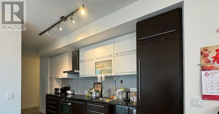 912 BR 2-770 Bay Street, Toronto, ON, M5G 0A6 - 3