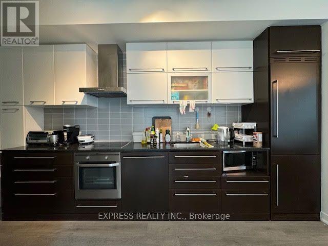 912 BR 2-770 Bay Street, Toronto, ON, M5G 0A6