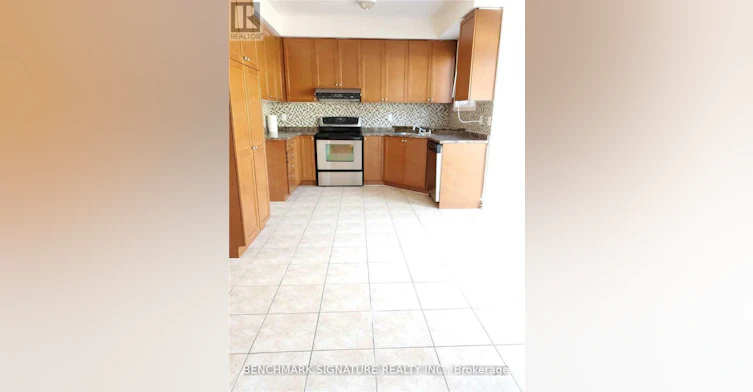 267 Hammersly Boulevard, Markham, ON, L6E 2E3 - 2