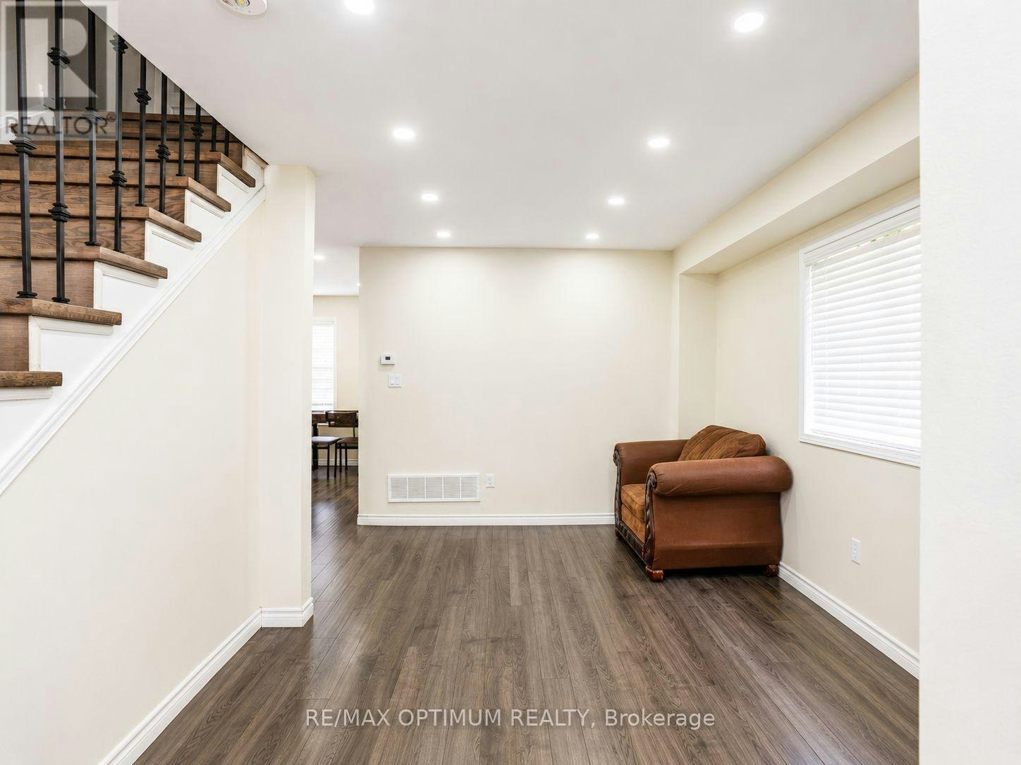 8 Topiary Lane, Brampton, ON, L7A 2K6 - 6