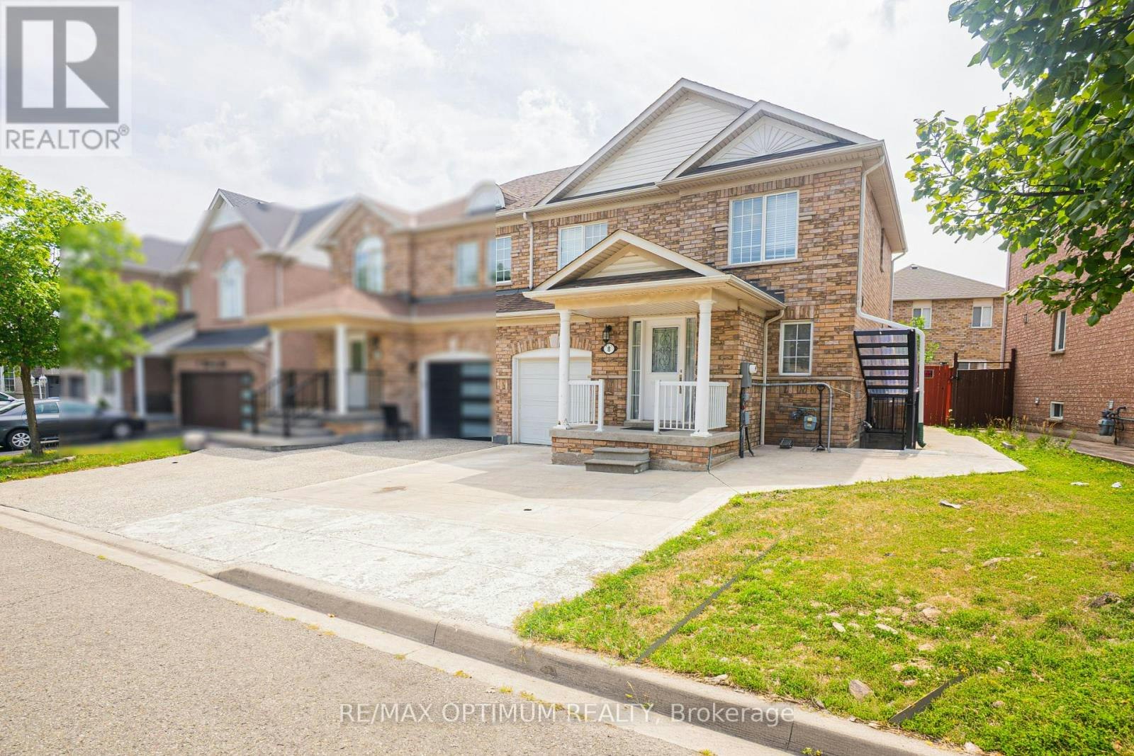 8 Topiary Lane, Brampton, ON, L7A 2K6 - 3
