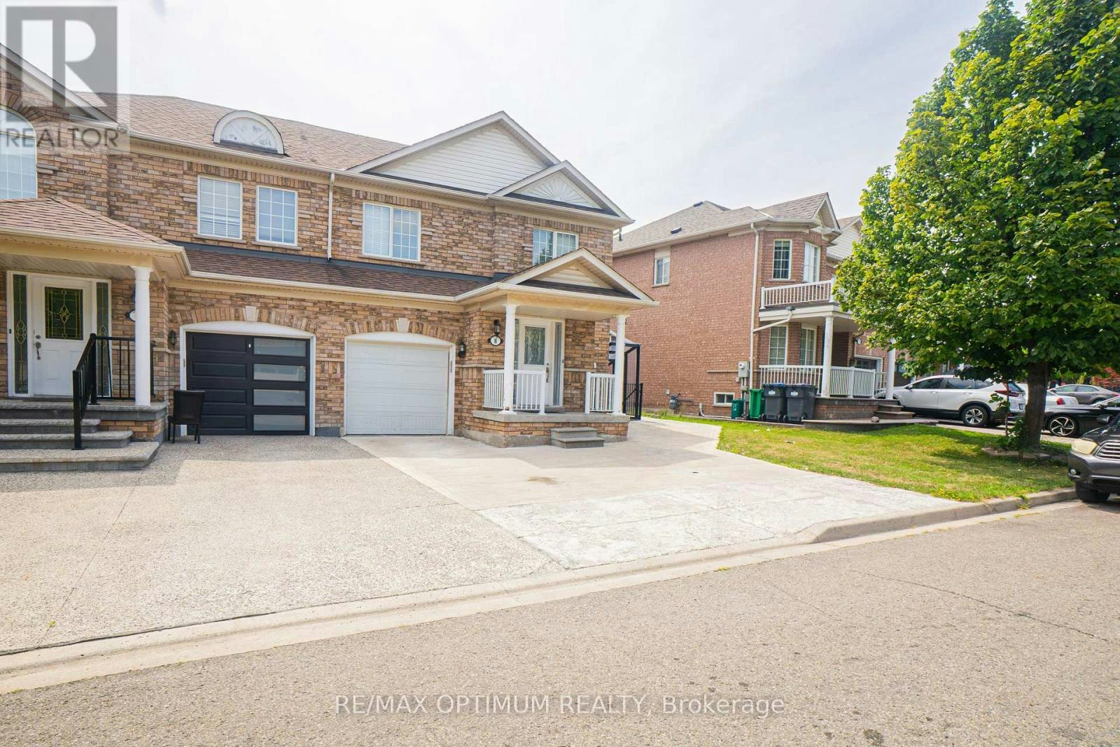 8 Topiary Lane, Brampton, ON, L7A 2K6 - 2