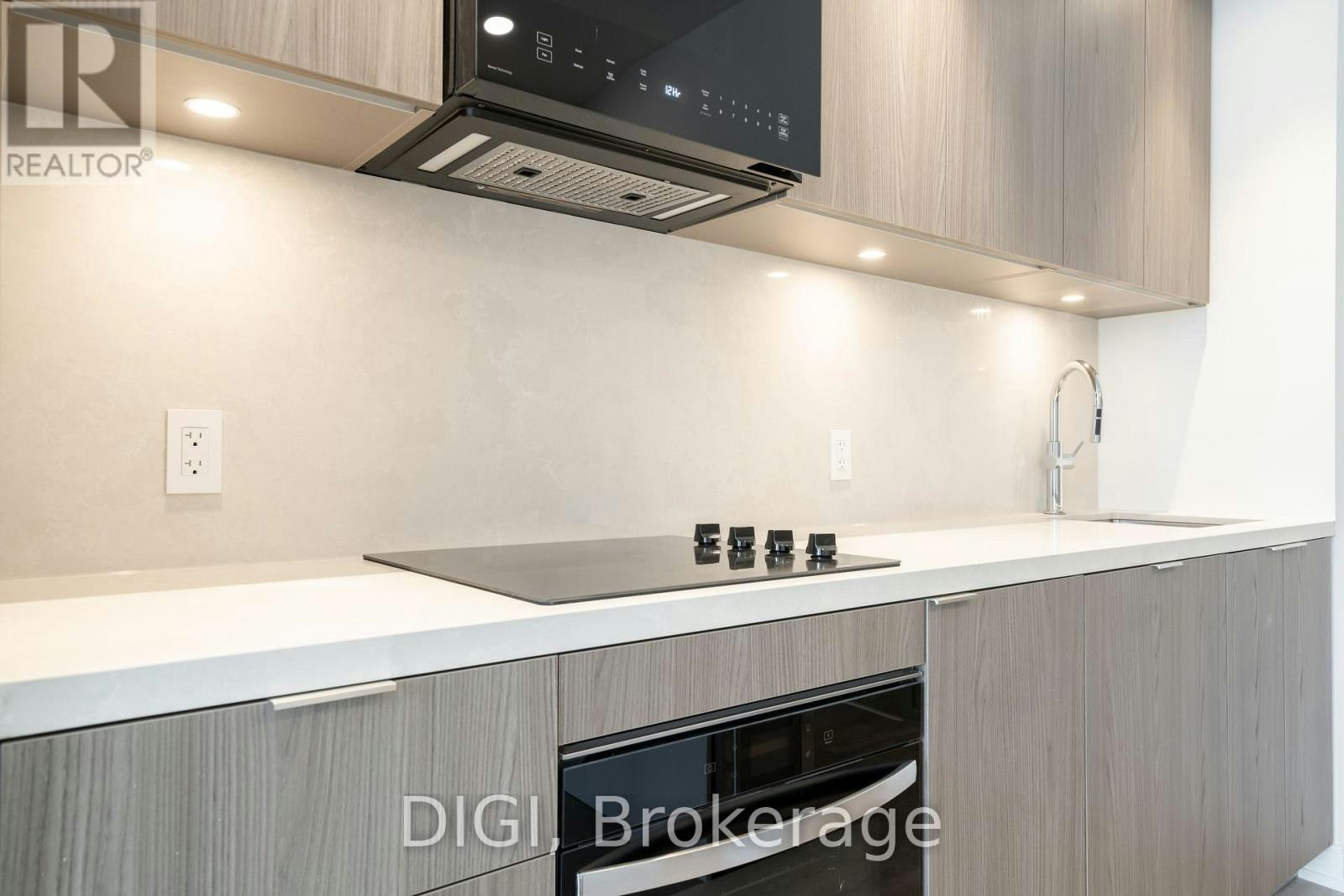 W426-485 Perth Avenue, Toronto, ON, M6N 0B9 - 6
