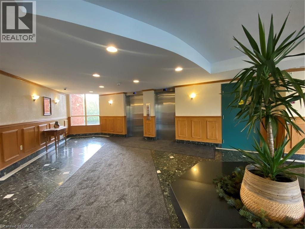 PH3-30 Blue Springs Drive, Waterloo, ON, N2J 5T2 - 8