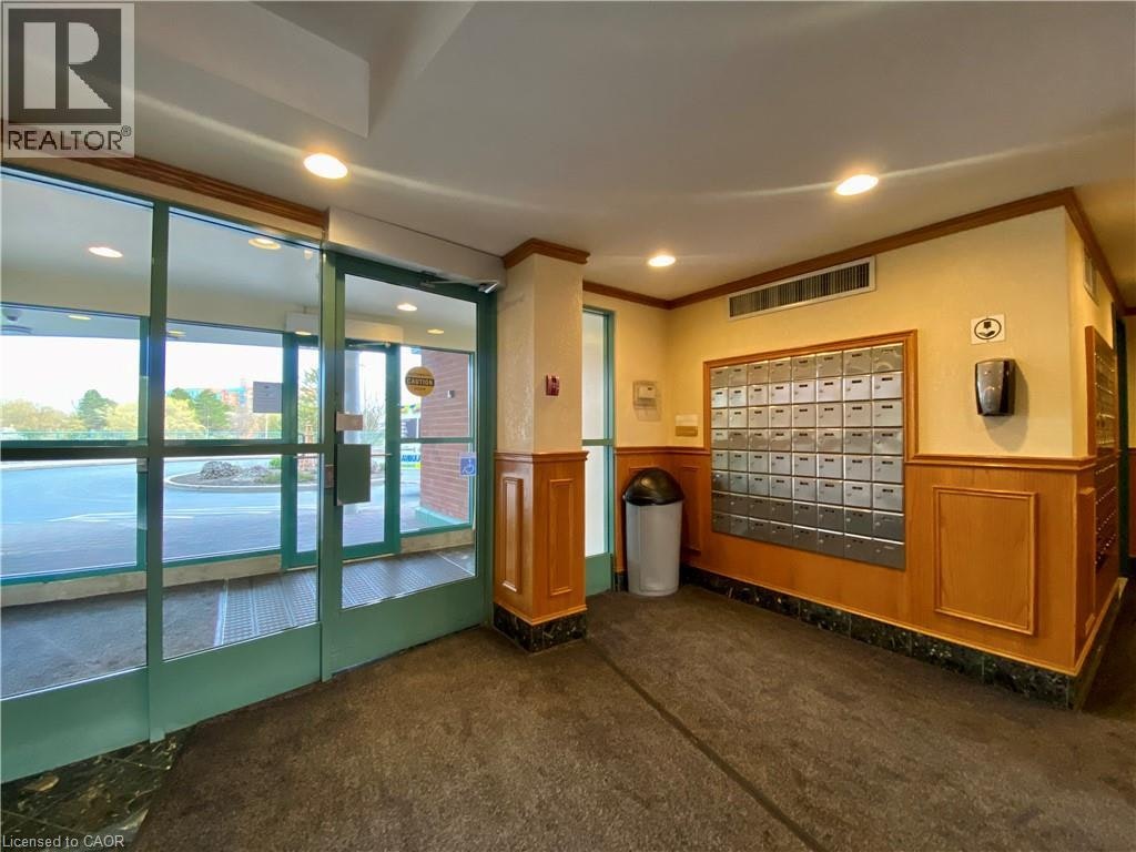 PH3-30 Blue Springs Drive, Waterloo, ON, N2J 5T2 - 7