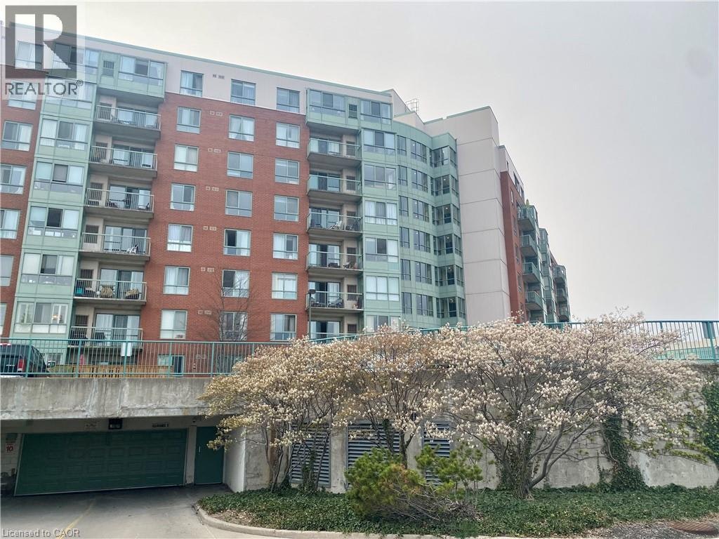 PH3-30 Blue Springs Drive, Waterloo, ON, N2J 5T2