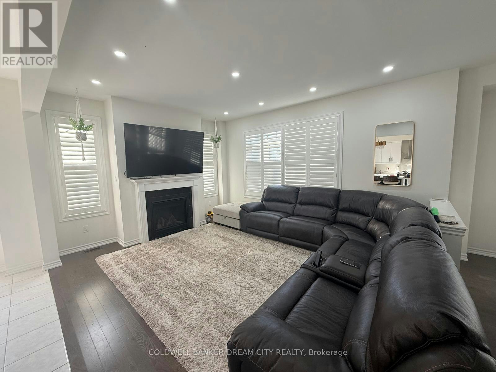 8 Moriarity Drive, Brant, ON, N3L 0K4 - 3