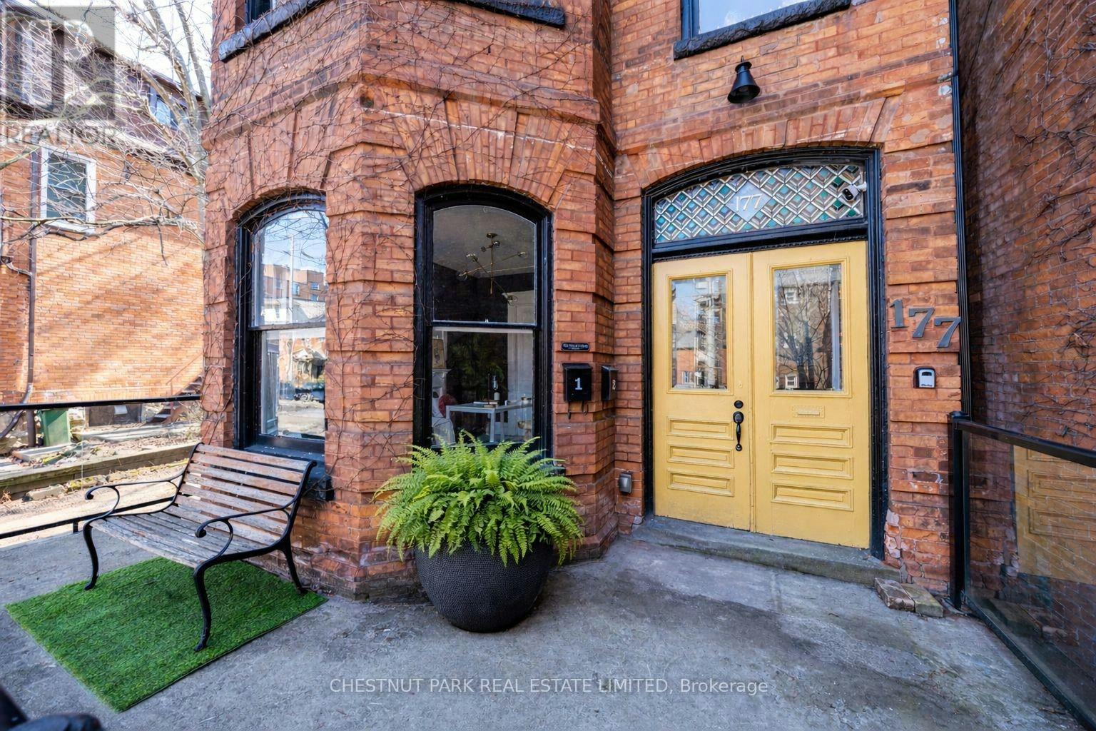 177 Charlton Avenue W, Hamilton, ON, L8P 2C8