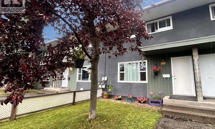 F36-1900 Strathcona Avenue