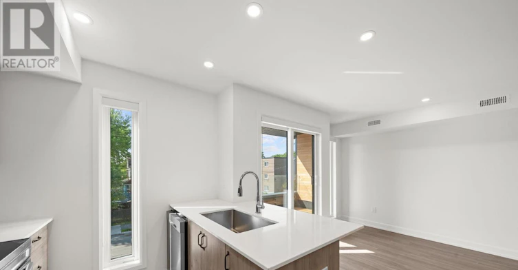 UPPER-1231 Shillington Avenue, Ottawa, ON, K1Z 7Z9 - 12