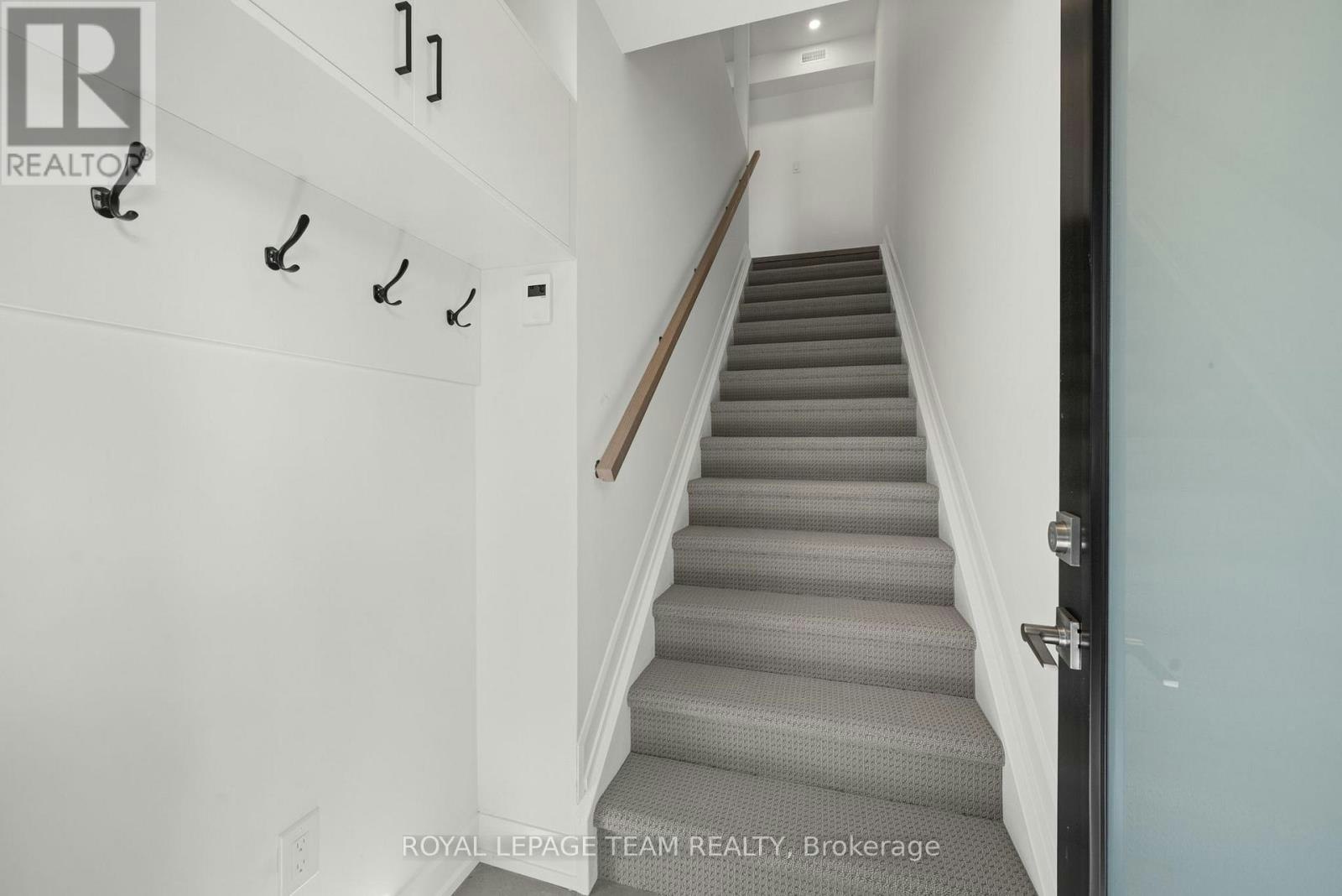 UPPER-1231 Shillington Avenue, Ottawa, ON, K1Z 7Z9 - 4