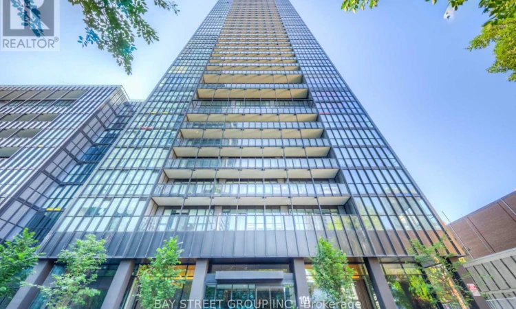 4901-101 Charles Street E