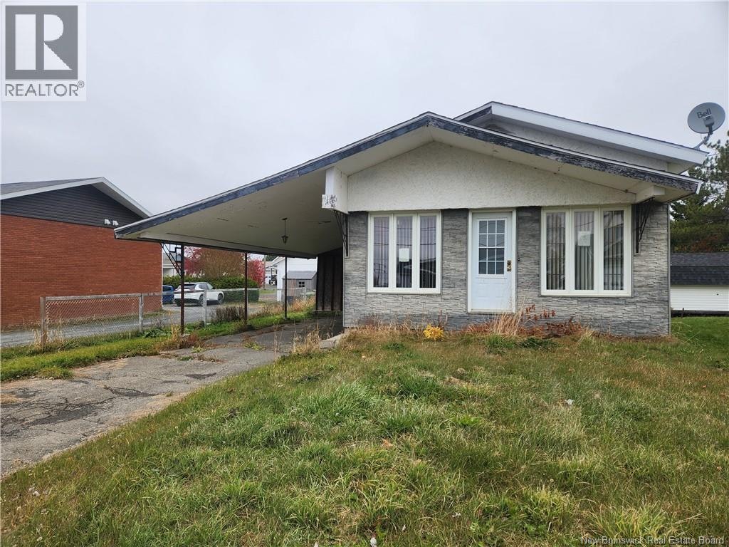 32 Pelletier Rue, Saint-Quentin, NB, E8A 1Y1