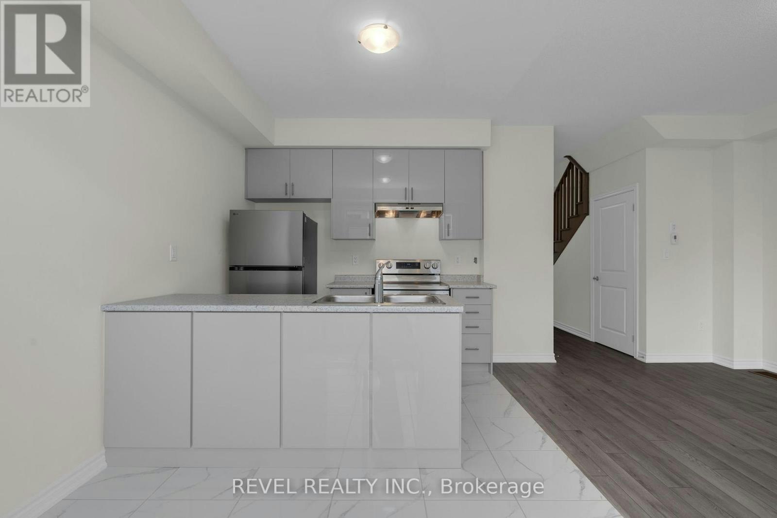 4 Rochester Drive, Barrie, ON, L9J 0J9 - 7