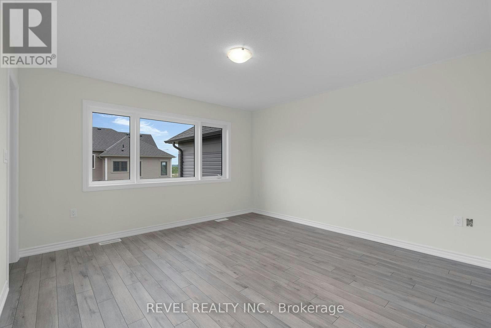 4 Rochester Drive, Barrie, ON, L9J 0J9 - 10