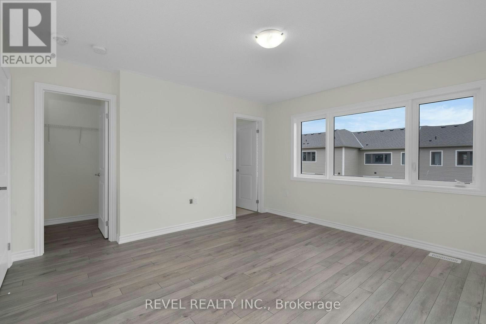 4 Rochester Drive, Barrie, ON, L9J 0J9 - 11