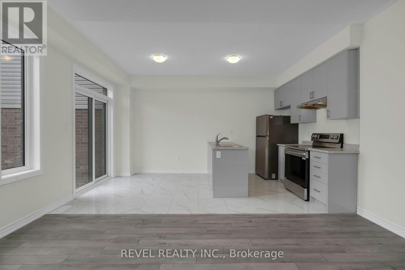 4 Rochester Drive, Barrie, ON, L9J 0J9 - 6
