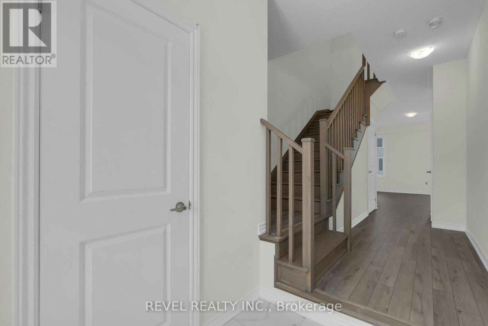 4 Rochester Drive, Barrie, ON, L9J 0J9 - 4