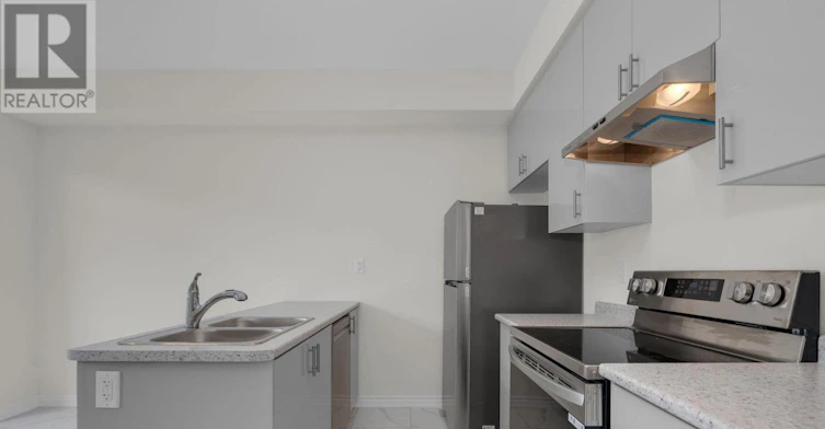 4 Rochester Drive, Barrie, ON, L9J 0J9 - 9