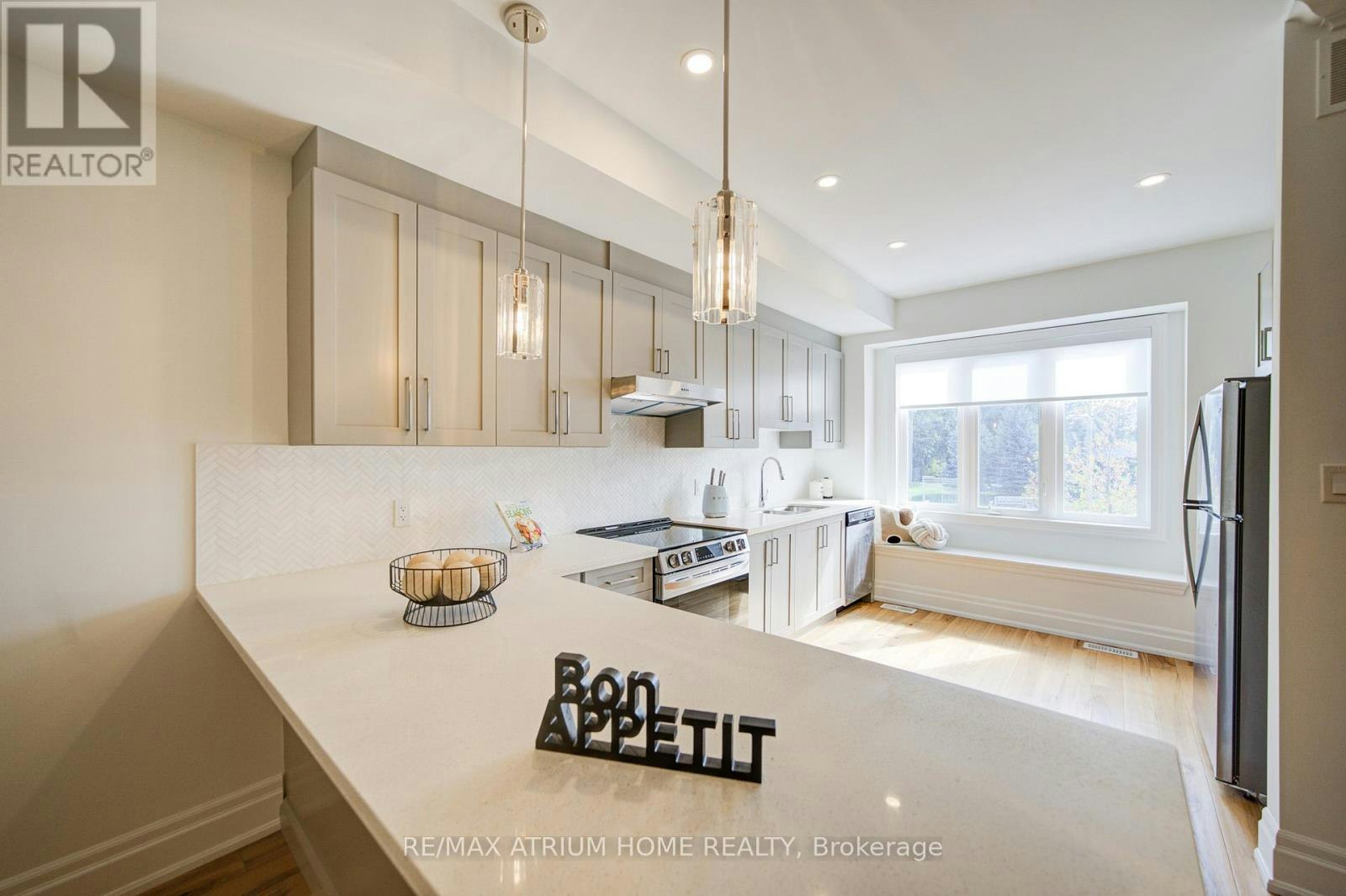 2-111 Wilson Street E, Hamilton, ON, L9B 2G7 - 12