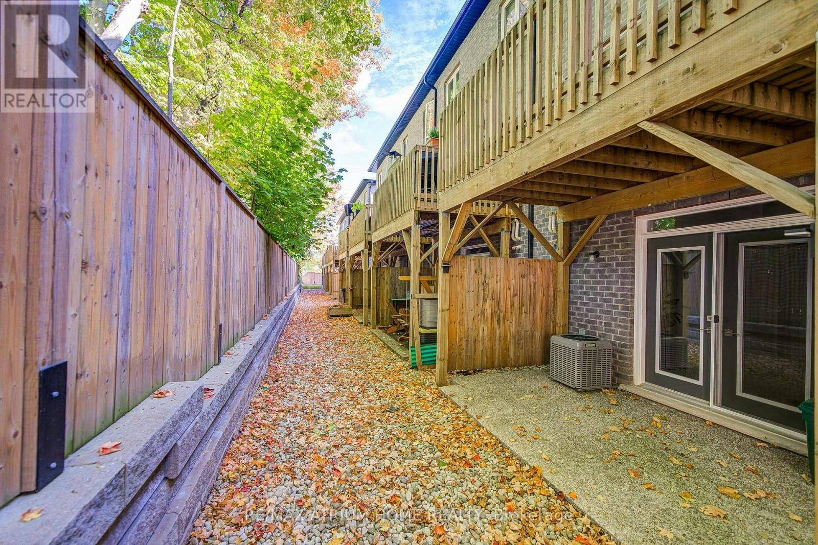 2-111 Wilson Street E, Hamilton, ON, L9B 2G7 - 25