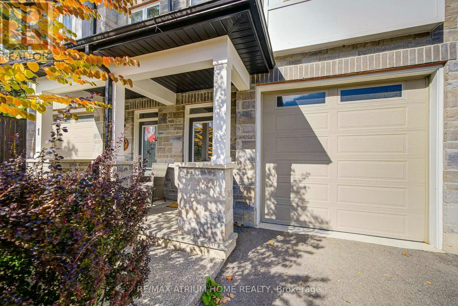 2-111 Wilson Street E, Hamilton, ON, L9B 2G7 - 2