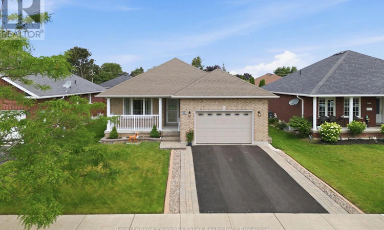 32 Gee Crescent