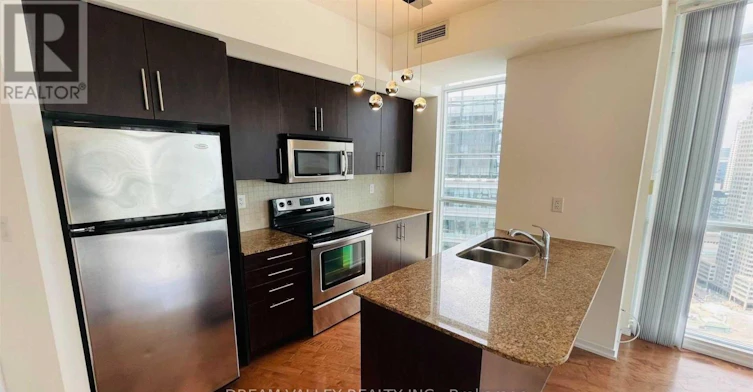 3908-65 Bremner Boulevard, Toronto, ON, M5J 0A7 - 3