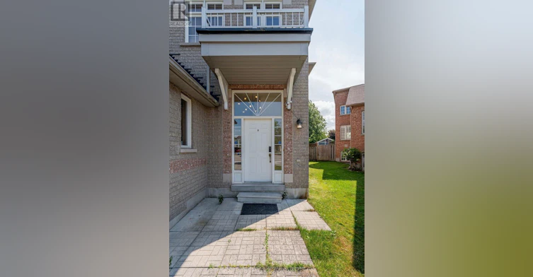25 Dreamcrest Court, Whitby, ON, L1R 3P7 - 3