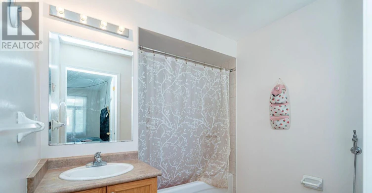 25 Dreamcrest Court, Whitby, ON, L1R 3P7 - 32