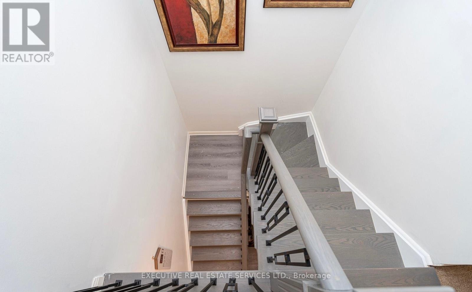 25 Dreamcrest Court, Whitby, ON, L1R 3P7 - 24