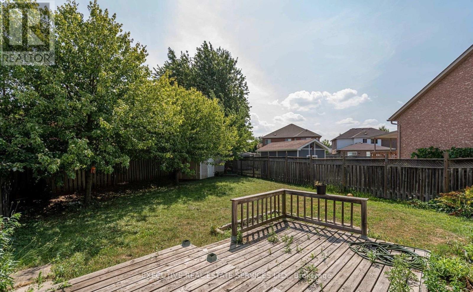 25 Dreamcrest Court, Whitby, ON, L1R 3P7 - 38