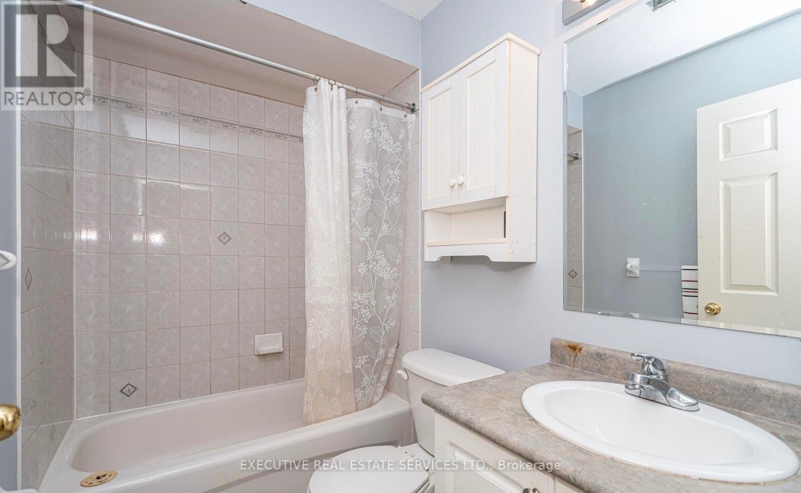 25 Dreamcrest Court, Whitby, ON, L1R 3P7 - 30