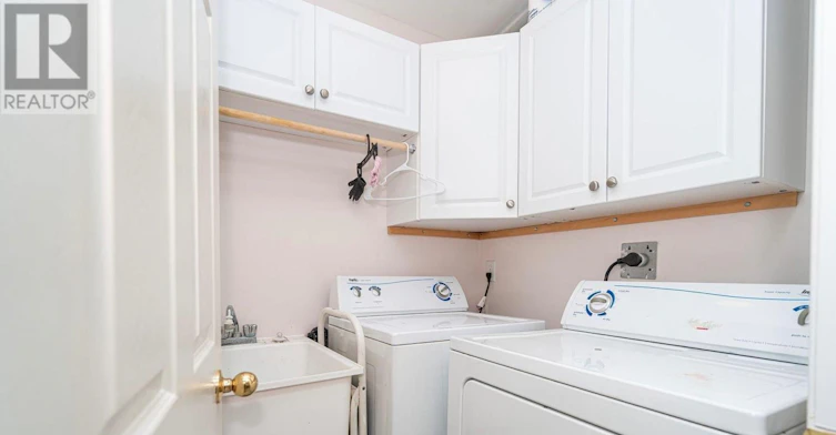 25 Dreamcrest Court, Whitby, ON, L1R 3P7 - 35