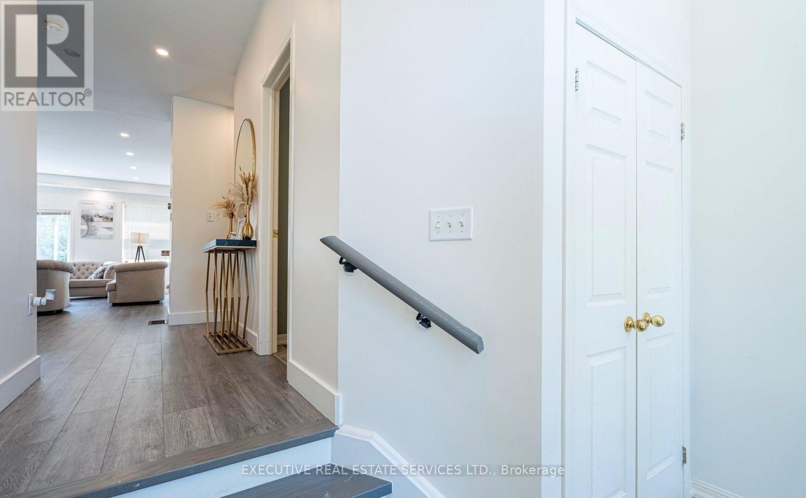 25 Dreamcrest Court, Whitby, ON, L1R 3P7 - 5
