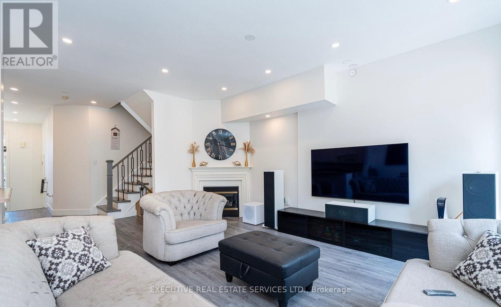 25 Dreamcrest Court, Whitby, ON, L1R 3P7 - 7