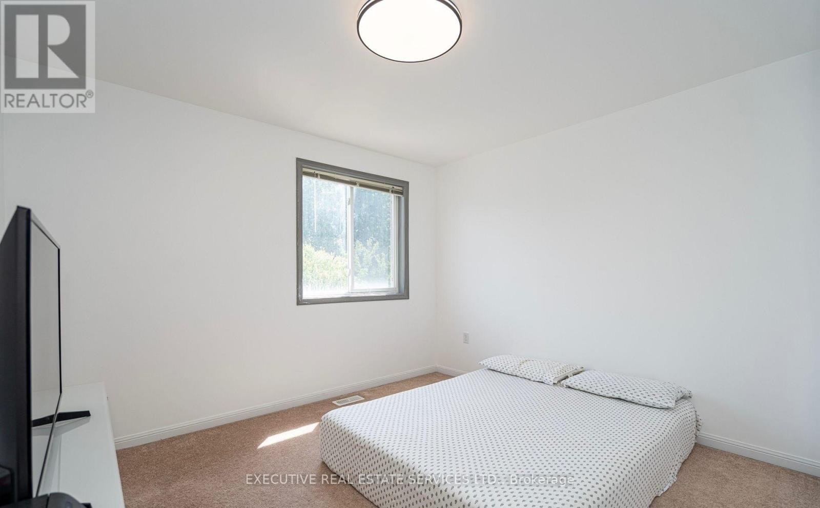 25 Dreamcrest Court, Whitby, ON, L1R 3P7 - 34