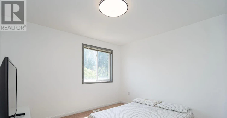 25 Dreamcrest Court, Whitby, ON, L1R 3P7 - 34