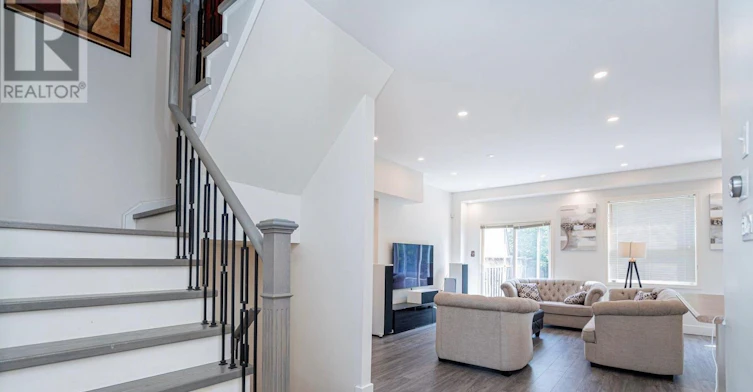 25 Dreamcrest Court, Whitby, ON, L1R 3P7 - 6