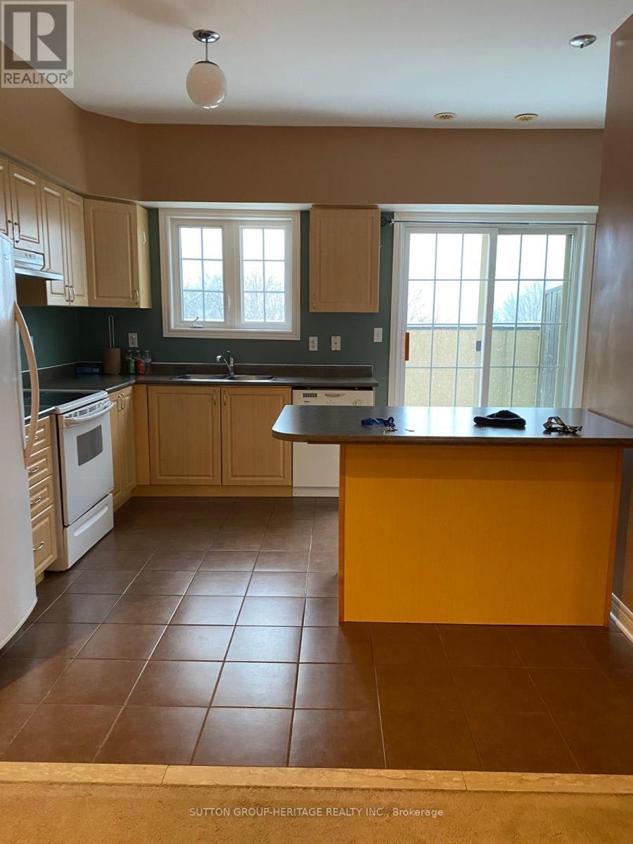 12-1250 St. Martins Drive W, Pickering, ON, L1W 0A2 - 2