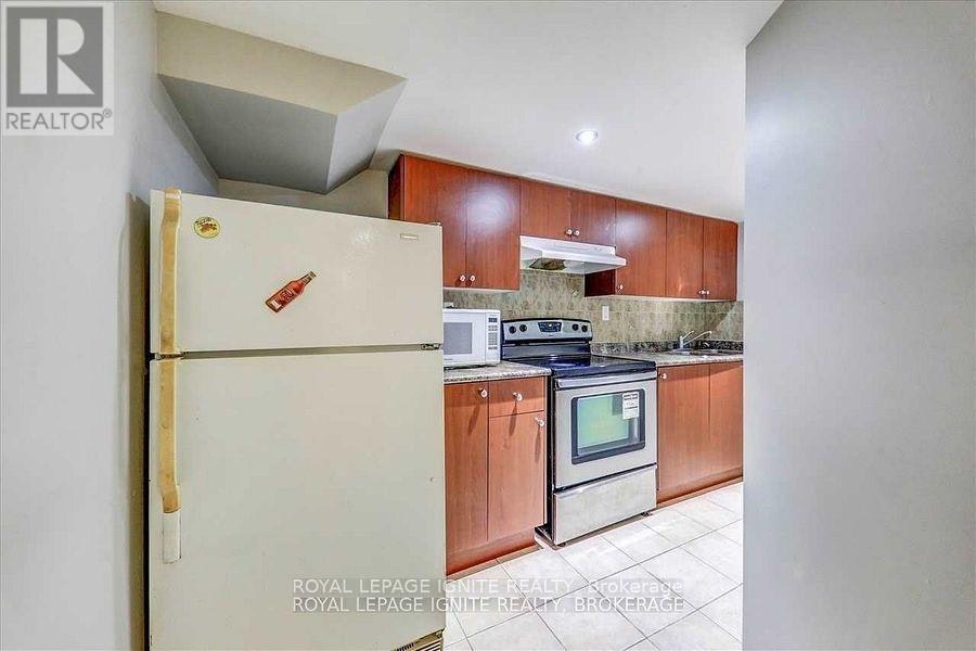 BSMT-32 Lansbury Drive, Toronto, ON, M1V 3H6 - 13
