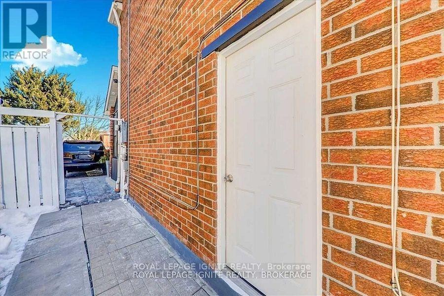 BSMT-32 Lansbury Drive, Toronto, ON, M1V 3H6 - 4