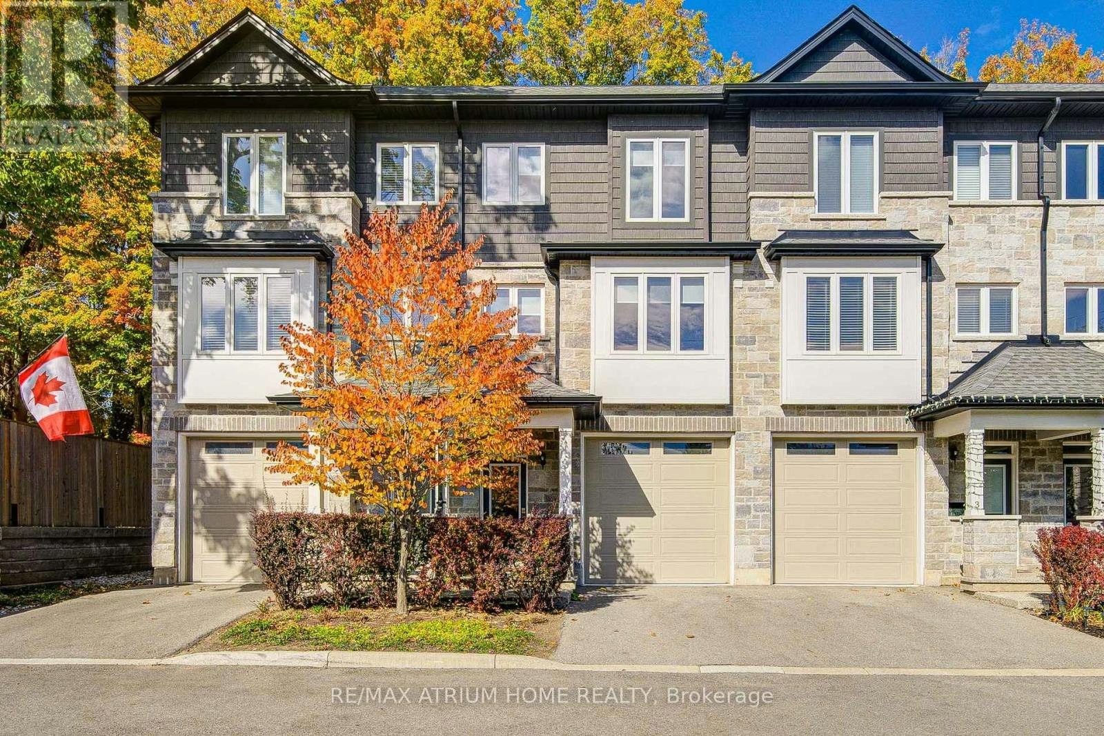 2-111 Wilson Street E, Hamilton, ON, L9B 2G7