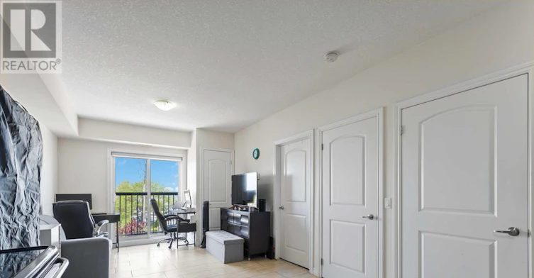 304-886 Golf Links Road, Hamilton, ON, L9K 1J8 - 10