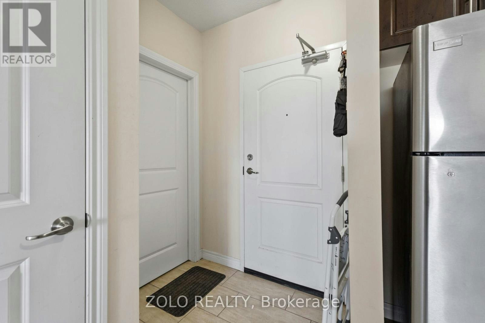 304-886 Golf Links Road, Hamilton, ON, L9K 1J8 - 4