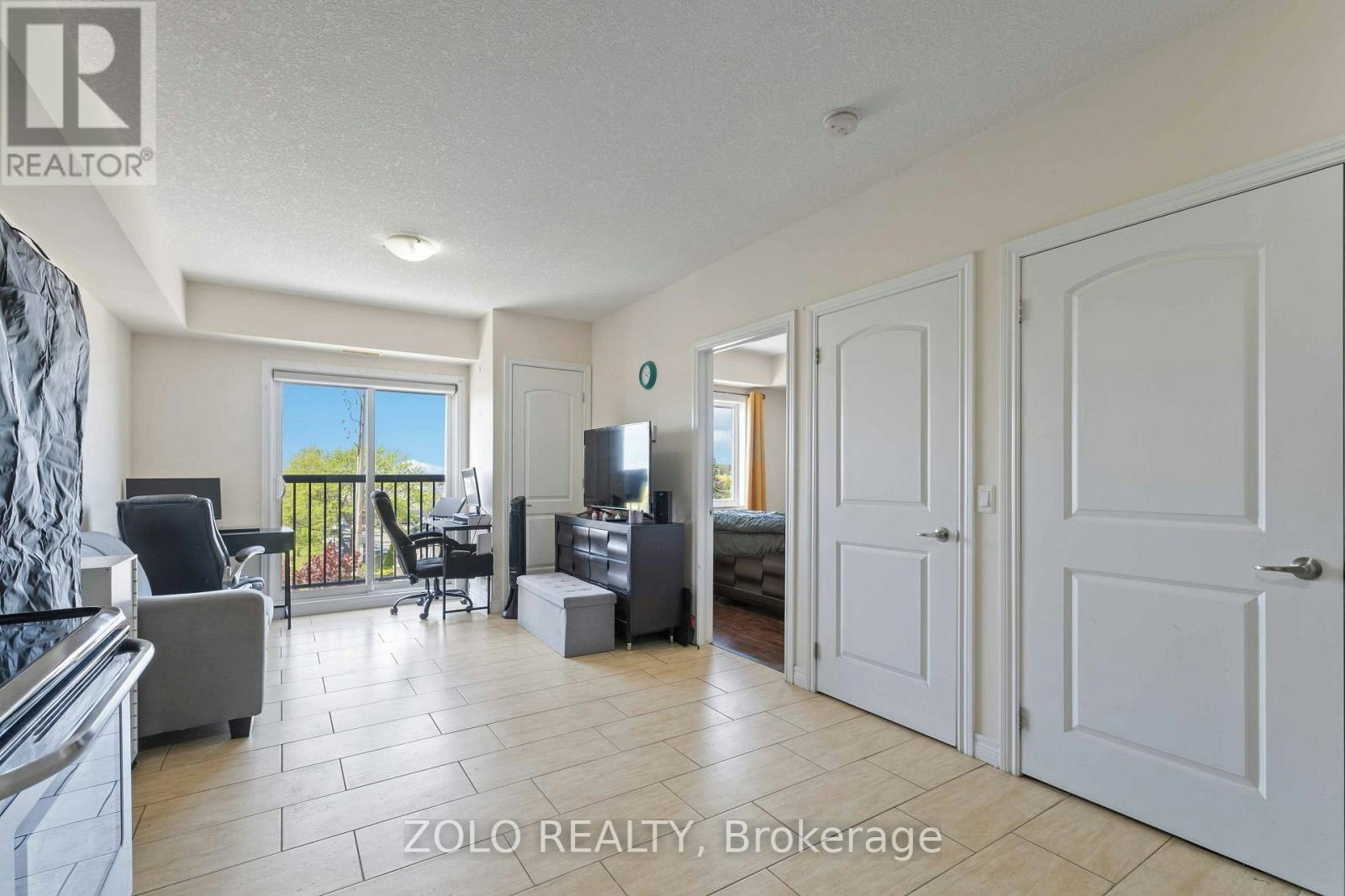 304-886 Golf Links Road, Hamilton, ON, L9K 1J8 - 11