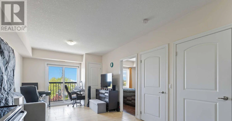 304-886 Golf Links Road, Hamilton, ON, L9K 1J8 - 11