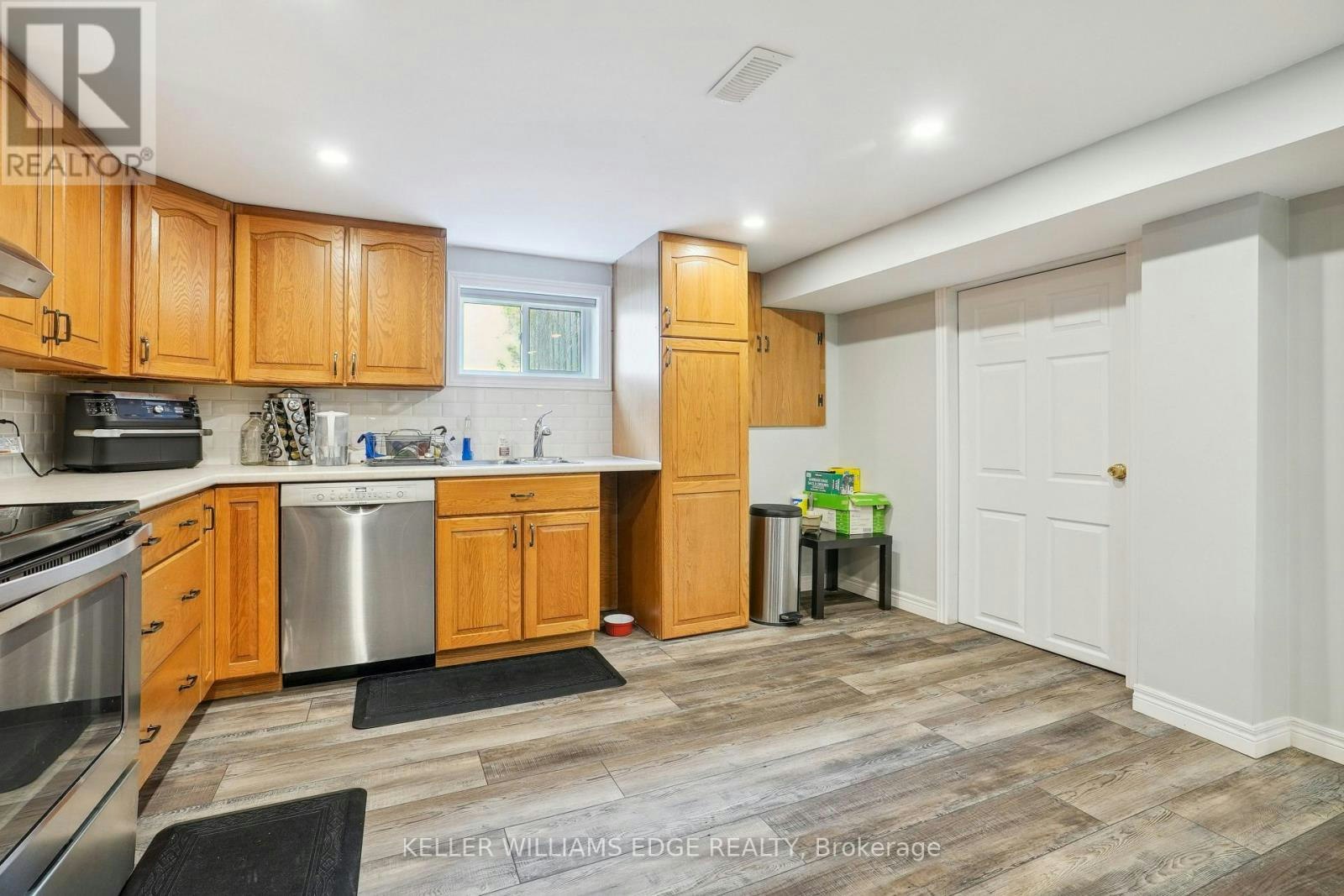 LOWER-13 Beaucourt Place, Hamilton, ON, L8S 2P8 - 9