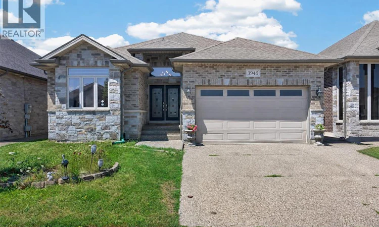 3945 Zanzibar Crescent